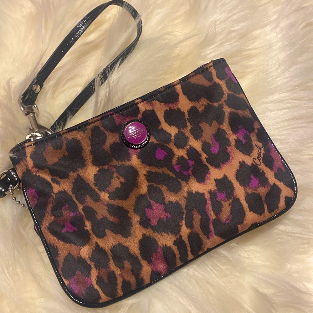 COACH Wristlet L💜VERS! - Picture 5 of 6